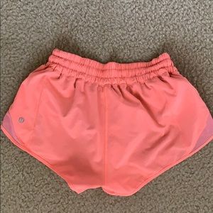 Coral lululemon hotty hot shorts 2.5